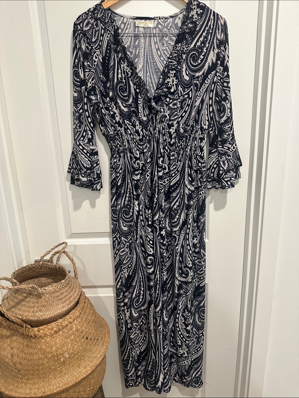 Navy blue & White Paisley V-Neck Women's Maxi Dress